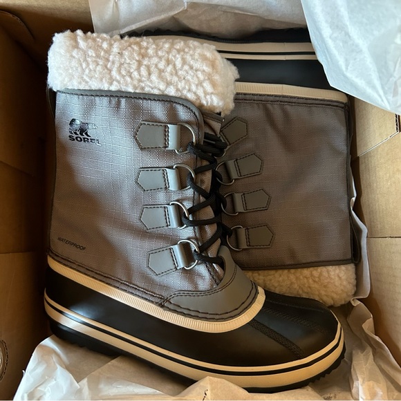 Sorel carnival women’s waterproof boots 7.5 - Picture 2 of 10